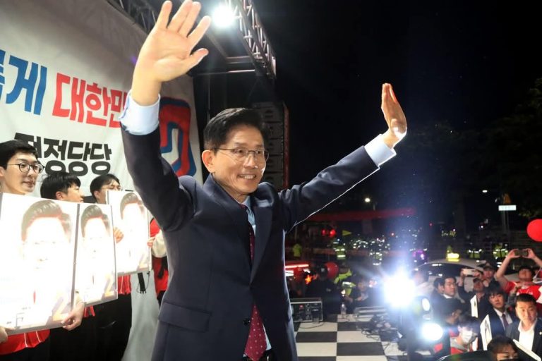 Kim Moon-soo May